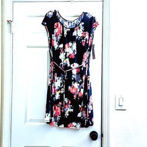 NEW DAISY FUENTES Dreamy Floral Navy Blue Sz M Cap Sleeve Dress Comfort Fit Belt